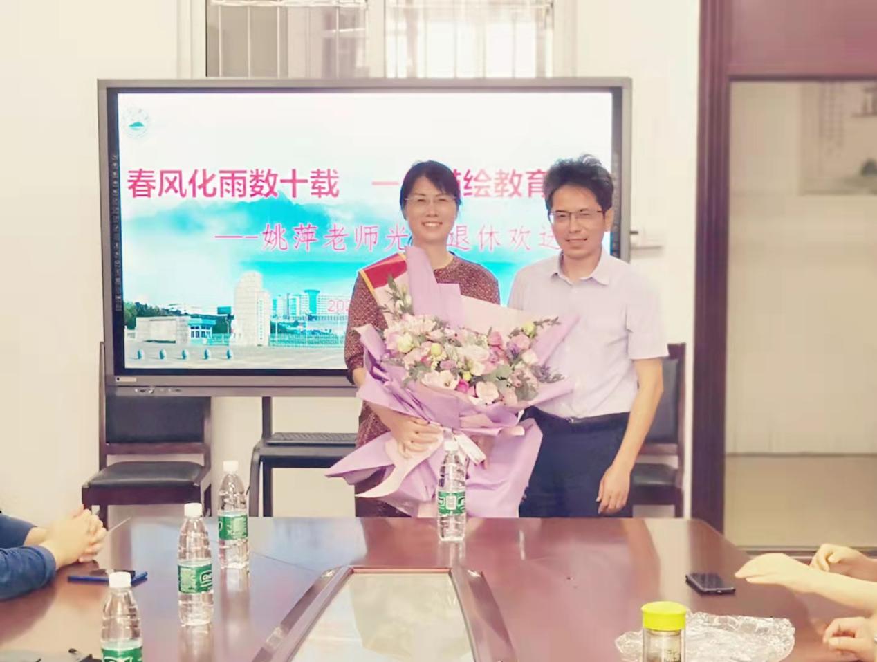 2452cf46fe4cc03335d7e4aaf0a15c2